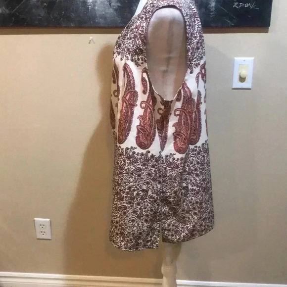 Croft & Barrow Round Neck Paisley Sleeveless Side Slit Button Front Top-XL - Picture 4 of 12